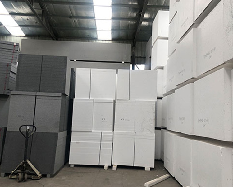 山西興富利偉業(yè)：石墨聚苯板施工中需要注意哪些問題？